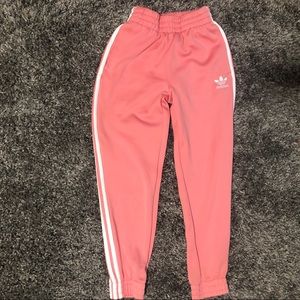 kids peach adidas originals jogger 🍑